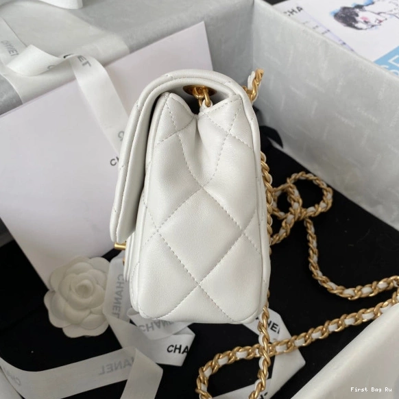 First Bag Ru BAG FLAP CHANEL 0822